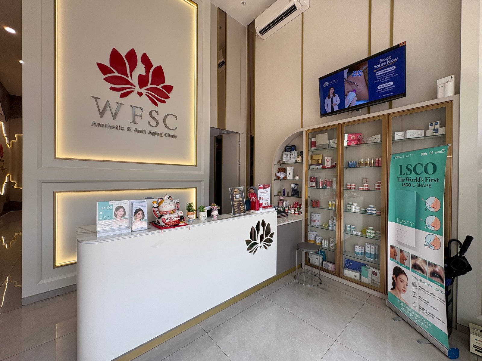 Receptionist